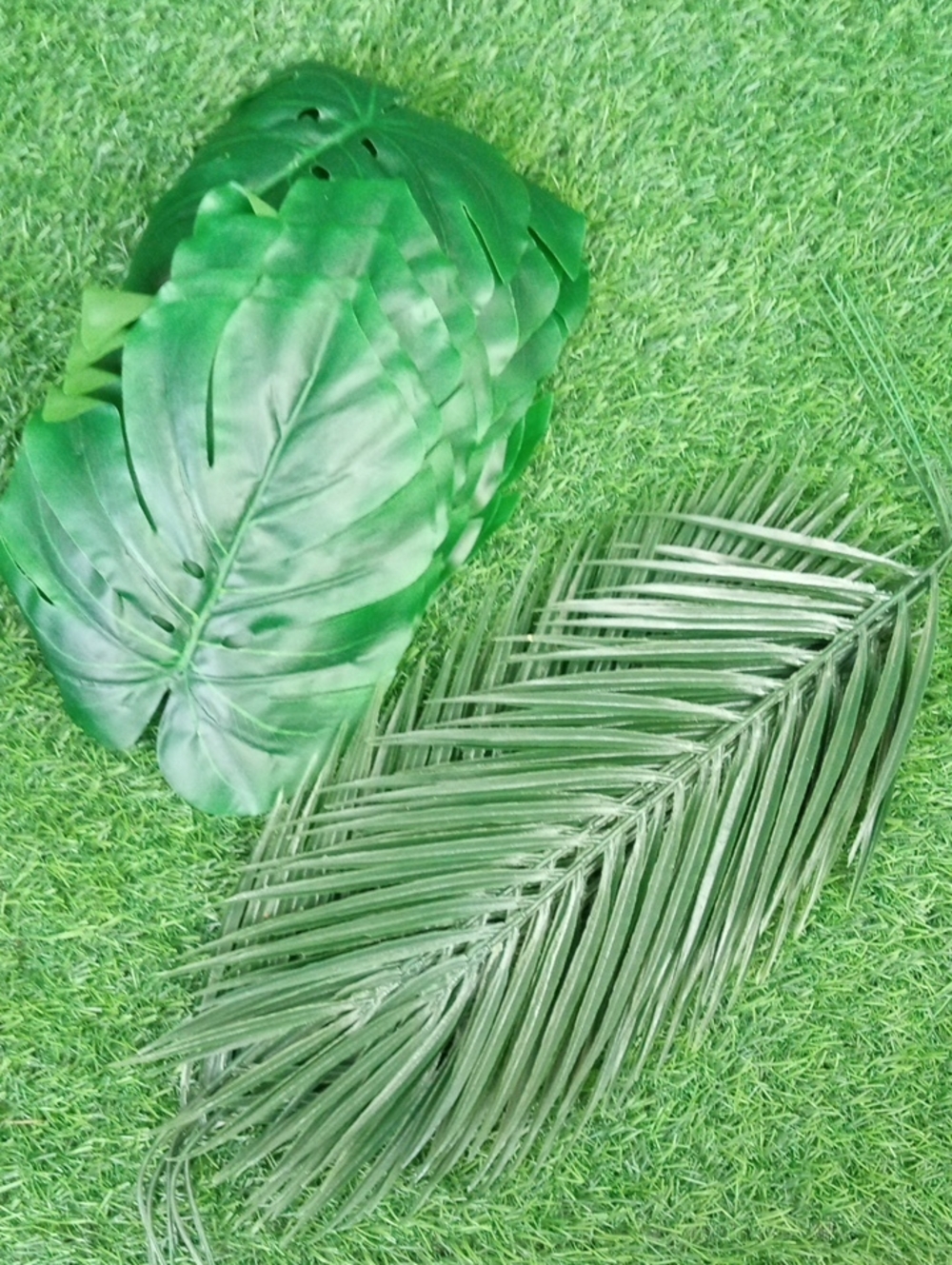 💩 Tropical Faux Palm & Monstera Leaf Set - Green